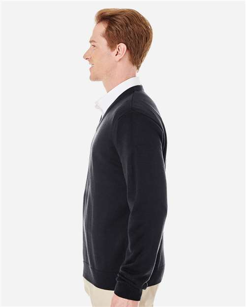 Black Men's Pilbloc™ V-Neck Sweater - M420
