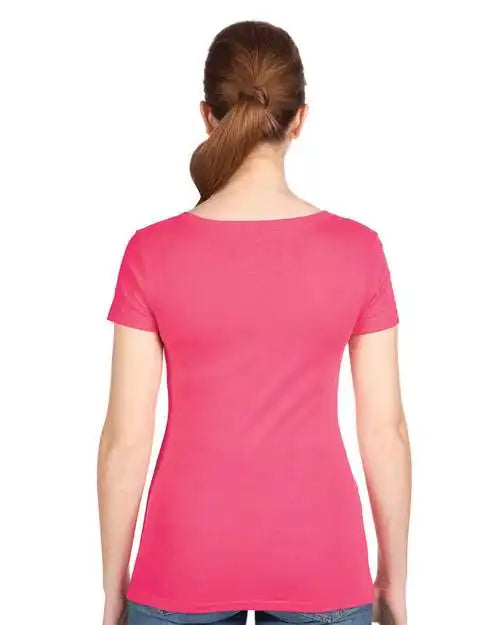 Next Level 1540 Women’s Ideal V-neck T-shirt - Hot Pink