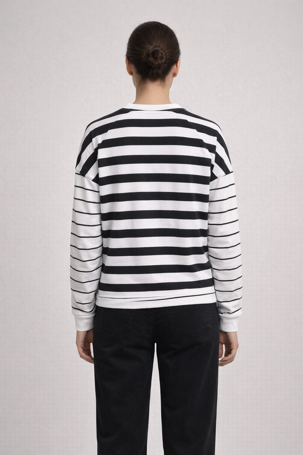 Black/White MOOD & VIBE LADIES STRIPE CREW