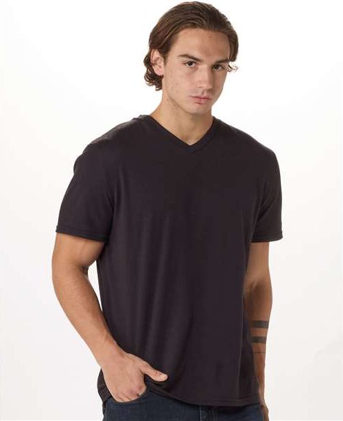 Black High V-Neck T-Shirt - BM2204