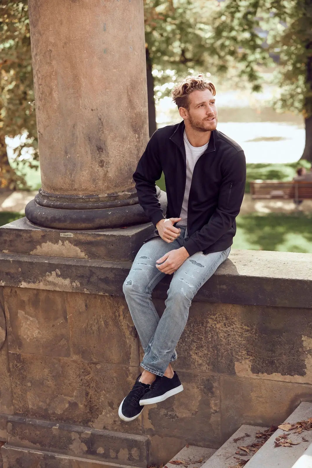 Clique Mqk00111 Lift Eco Performance Full Zip Unisex Jacket - Black