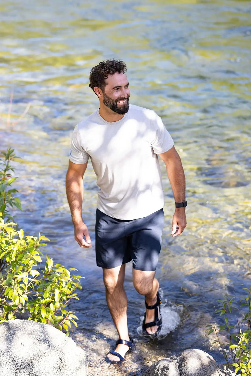 Cutter & Buck Mck01333 Coastline Epic Comfort Recycled Mens Short Sleeve Tee - Concrete