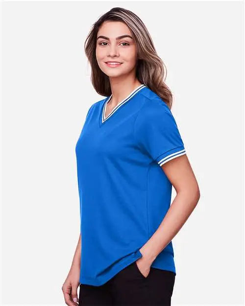 Devon & Jones Dg20cw Women’s Crownlux Performanceâ Plaited Tipped V-neck Shirt - French Blue White