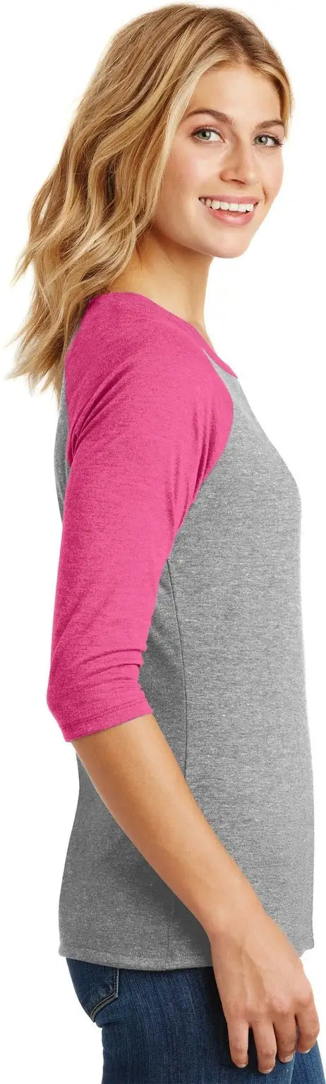 District Dm136l Women’s Perfect Tri 3/4-sleeve Raglan - Fuchsia Frost Gray