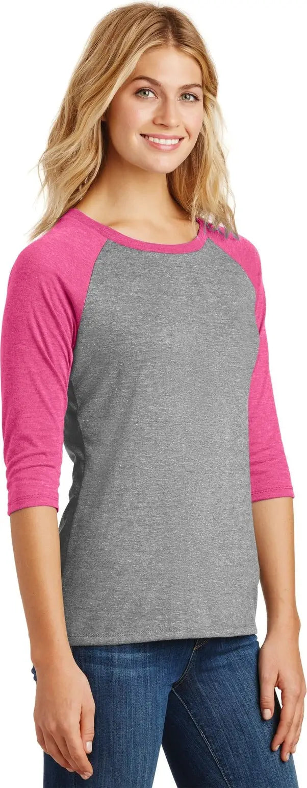 District Dm136l Women’s Perfect Tri 3/4-sleeve Raglan - Fuchsia Frost Gray