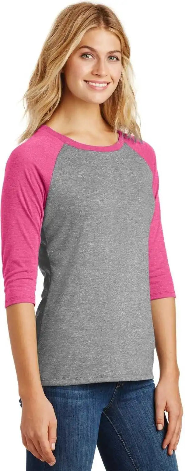 District Dm136l Women’s Perfect Tri 3/4 Sleeve Raglan Fuchsia Frost Gray