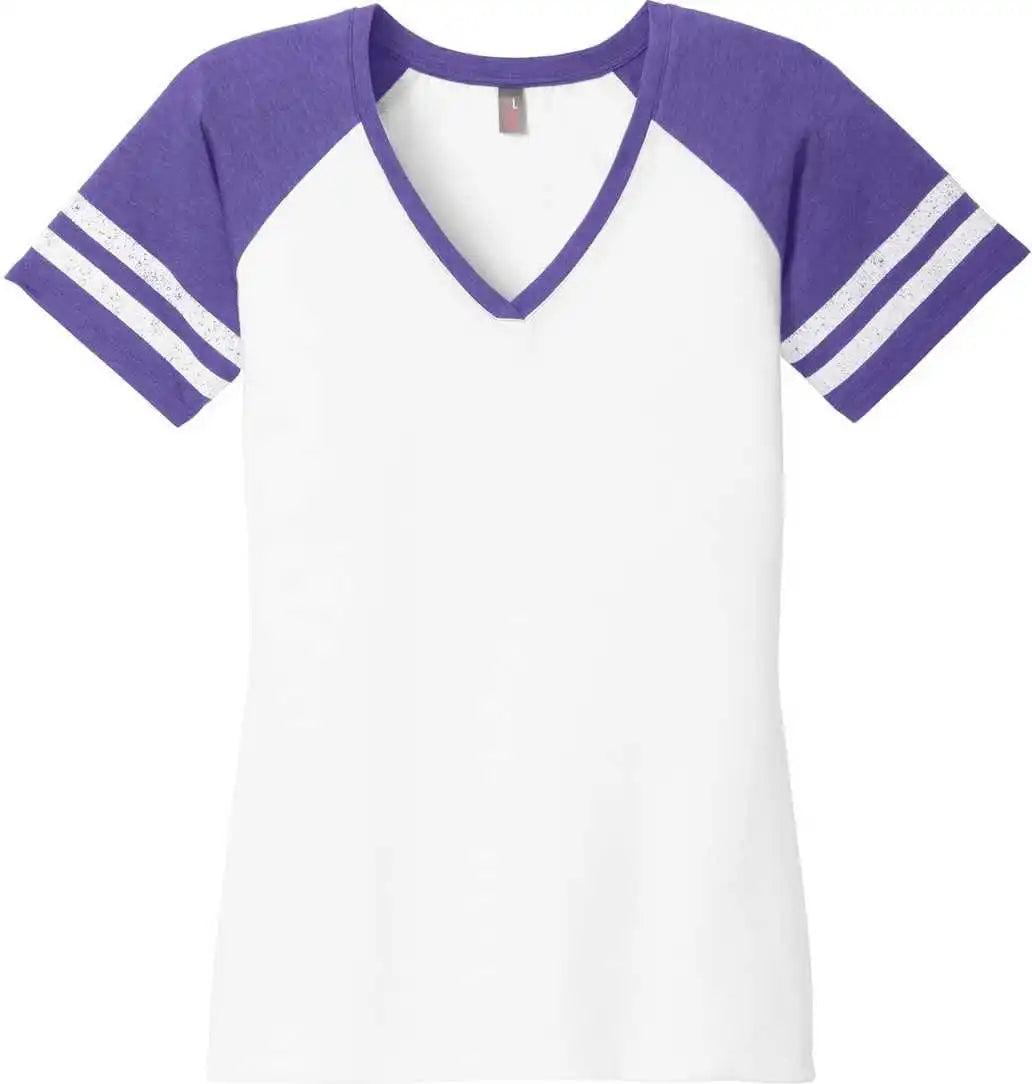 District Dm476 Women’s Game v Neck Tee White Heathered Purple