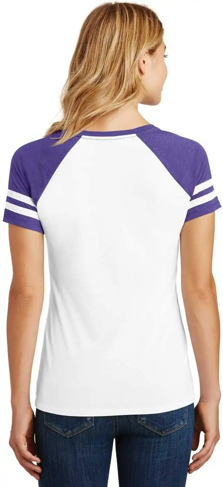 District Dm476 Women’s Game v Neck Tee White Heathered Purple