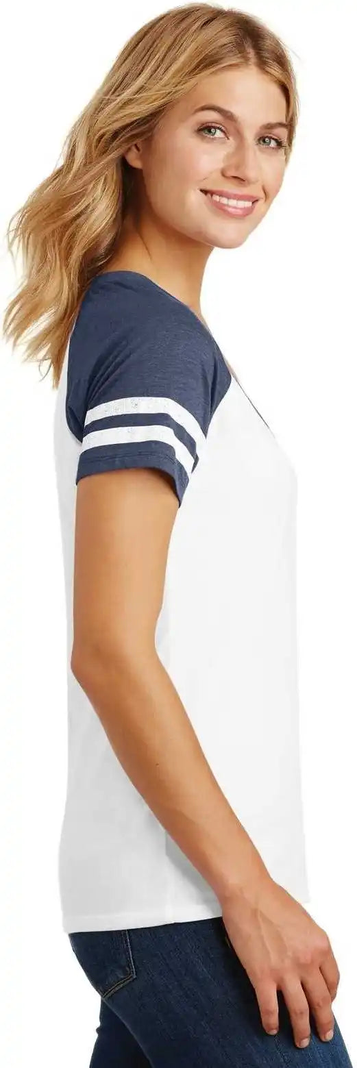 District Dm476 Women’s Game v Neck Tee White Heathered True Navy