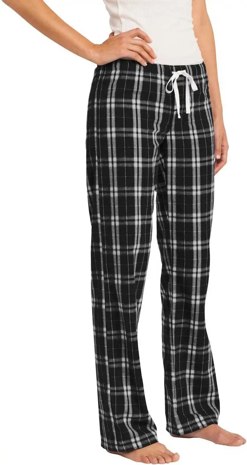 District Dt2800 Women’s Flannel Plaid Pant Black