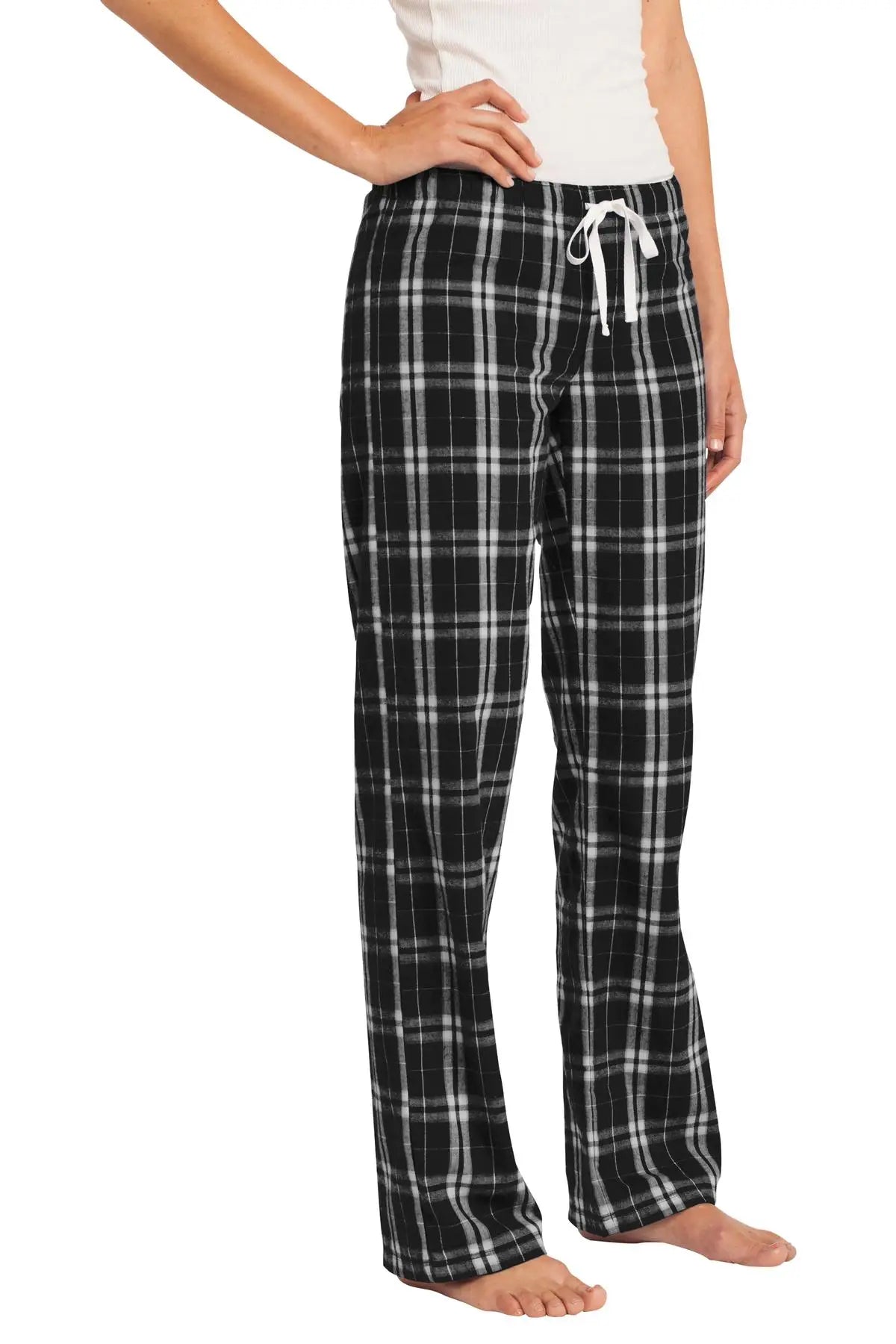 District Dt2800 Women’s Flannel Plaid Pant - Black