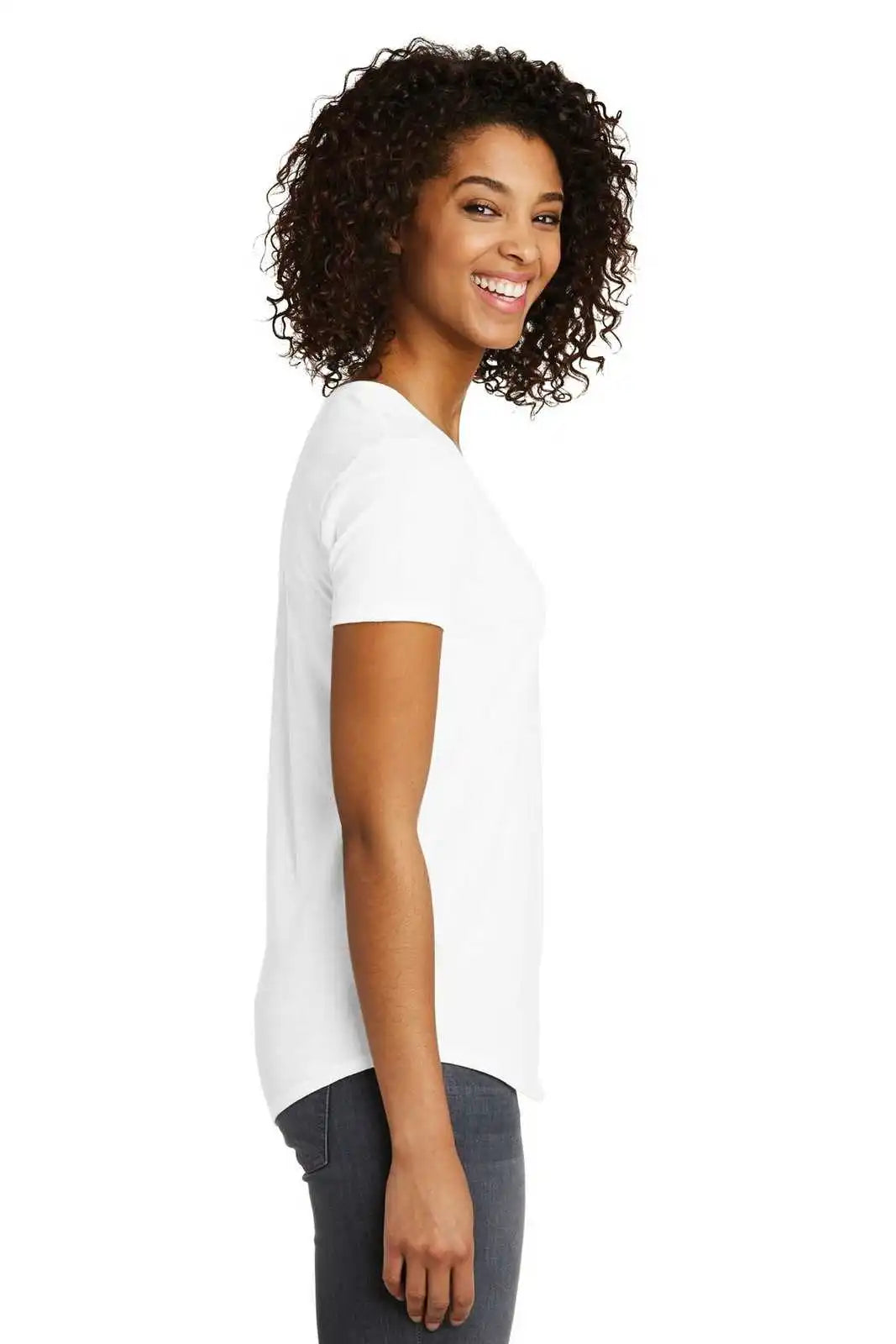 District Dt6401 Women’s Fitted Very Important Tee Scoop Neck - White
