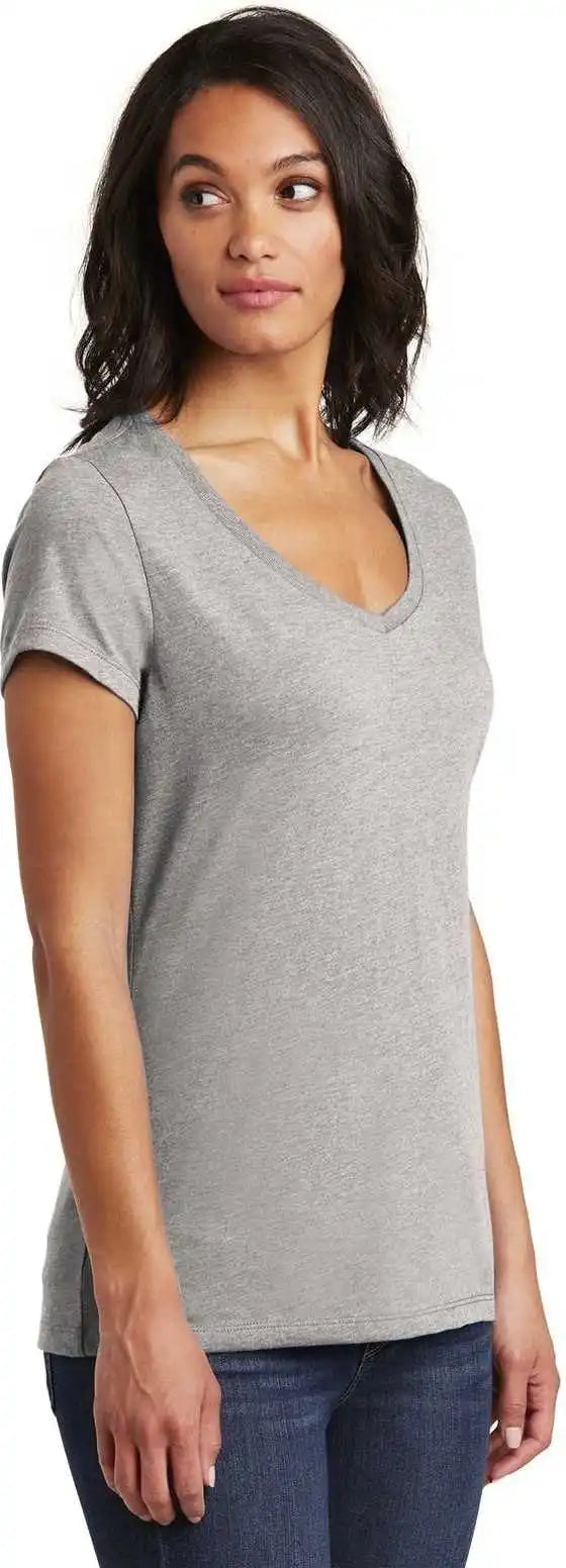 District Dt6503 Women’s Very Important Tee v Neck Light Heather Gray