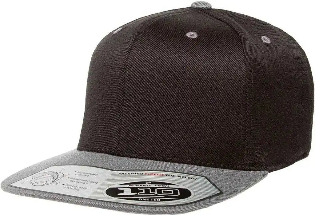 Flexfit 110 Flat Bill Snapback Cap Black Gray / 6 7/8’’ 7 1/2’’