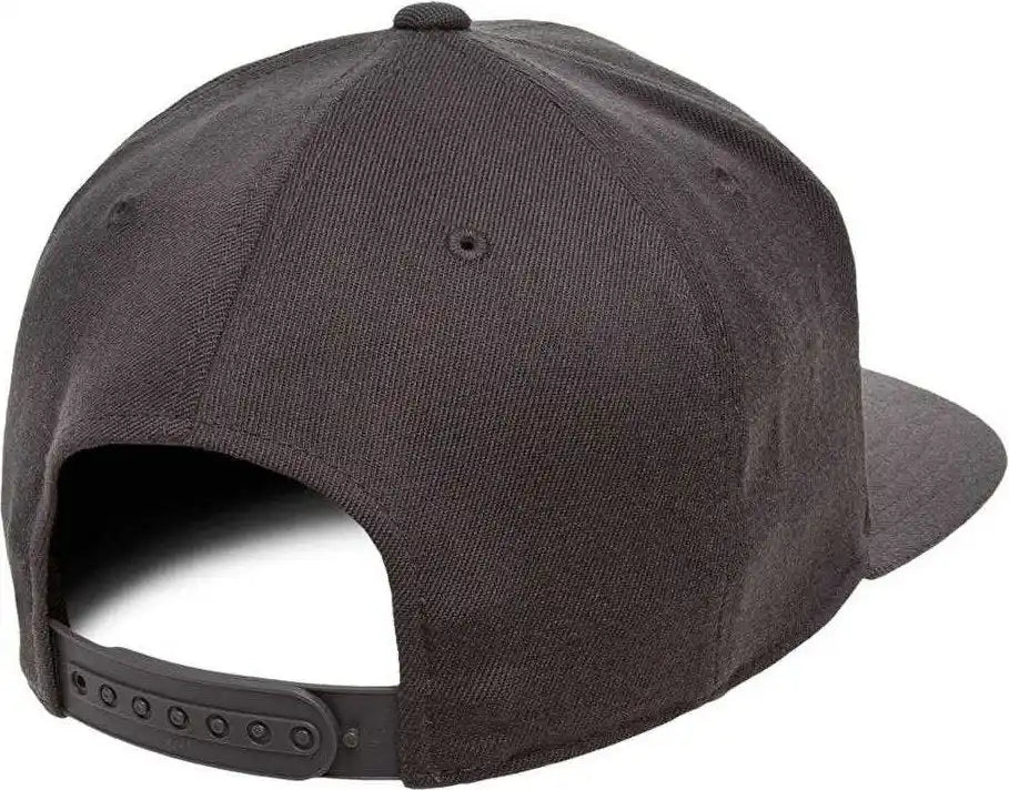 Flexfit 110 Flat Bill Snapback Cap Dark Gray / 6 7/8’’ 7 1/2’’