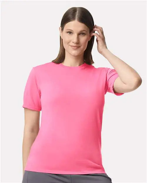 Gildan 42000 Performanceâ T-shirt - Safety Pink