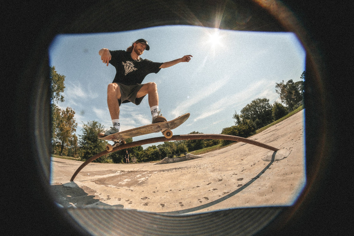 Socco Mike Vallely x Dirty Donny Collaboration - Logo Tee