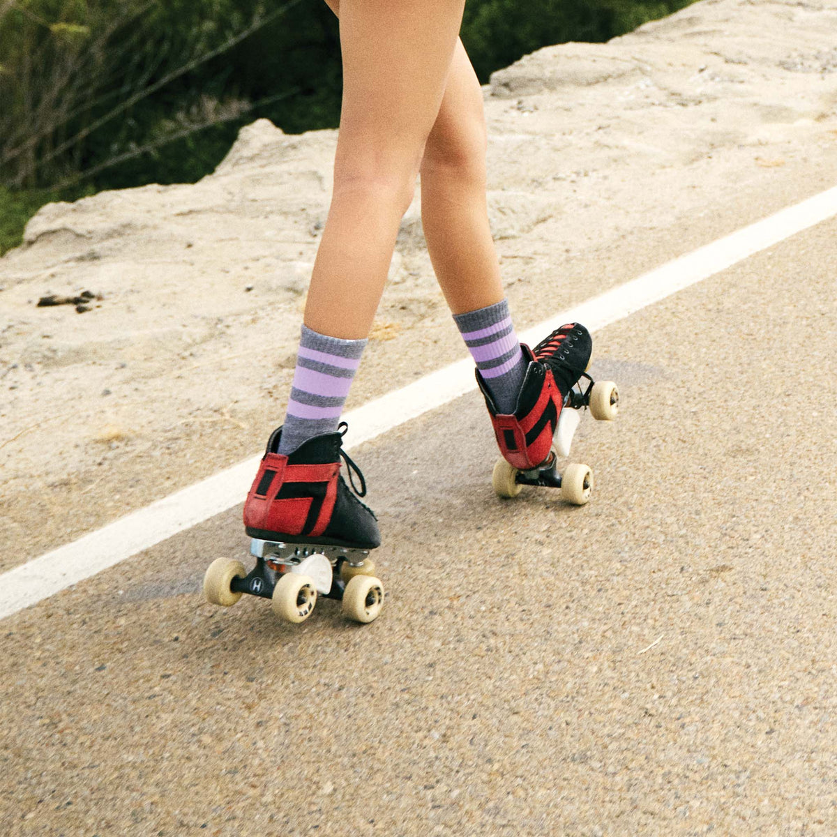 Socco Performance Crew - Lilac Striped Socks - Dark Heather Gray