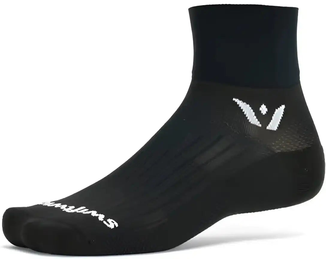 Swiftwick Aspire Quarter Crew (black) Socks - Black