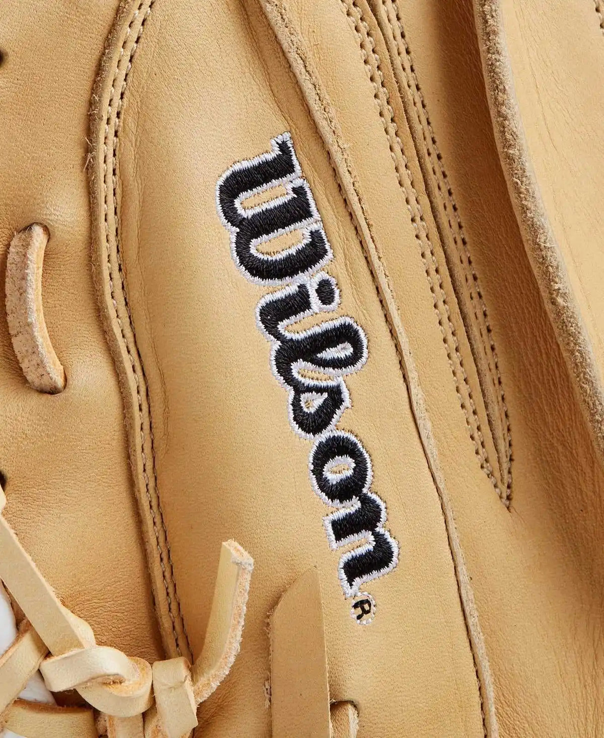 Wilson A1000 Cm33 33.00’’ Catcher’s Mitt Wbw10258933 - Blonde Black White - Cork / Right Throw