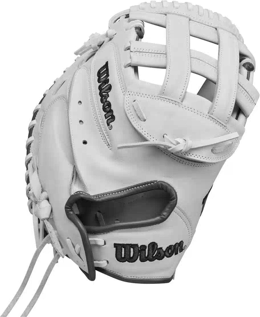 Wilson A1000 Cm33 33.00’’ Fastpitch Softball Catcher’s Mitt Wbw102600 - White Gray - Right Throw