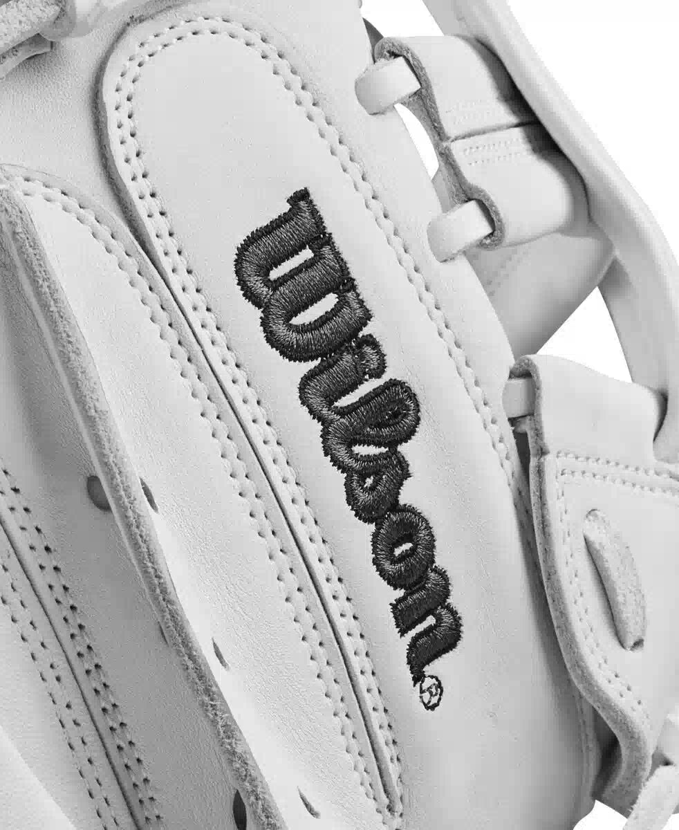Wilson A1000 Cm33 33.00’’ Fastpitch Softball Catcher’s Mitt Wbw102600 - White Gray - Right Throw