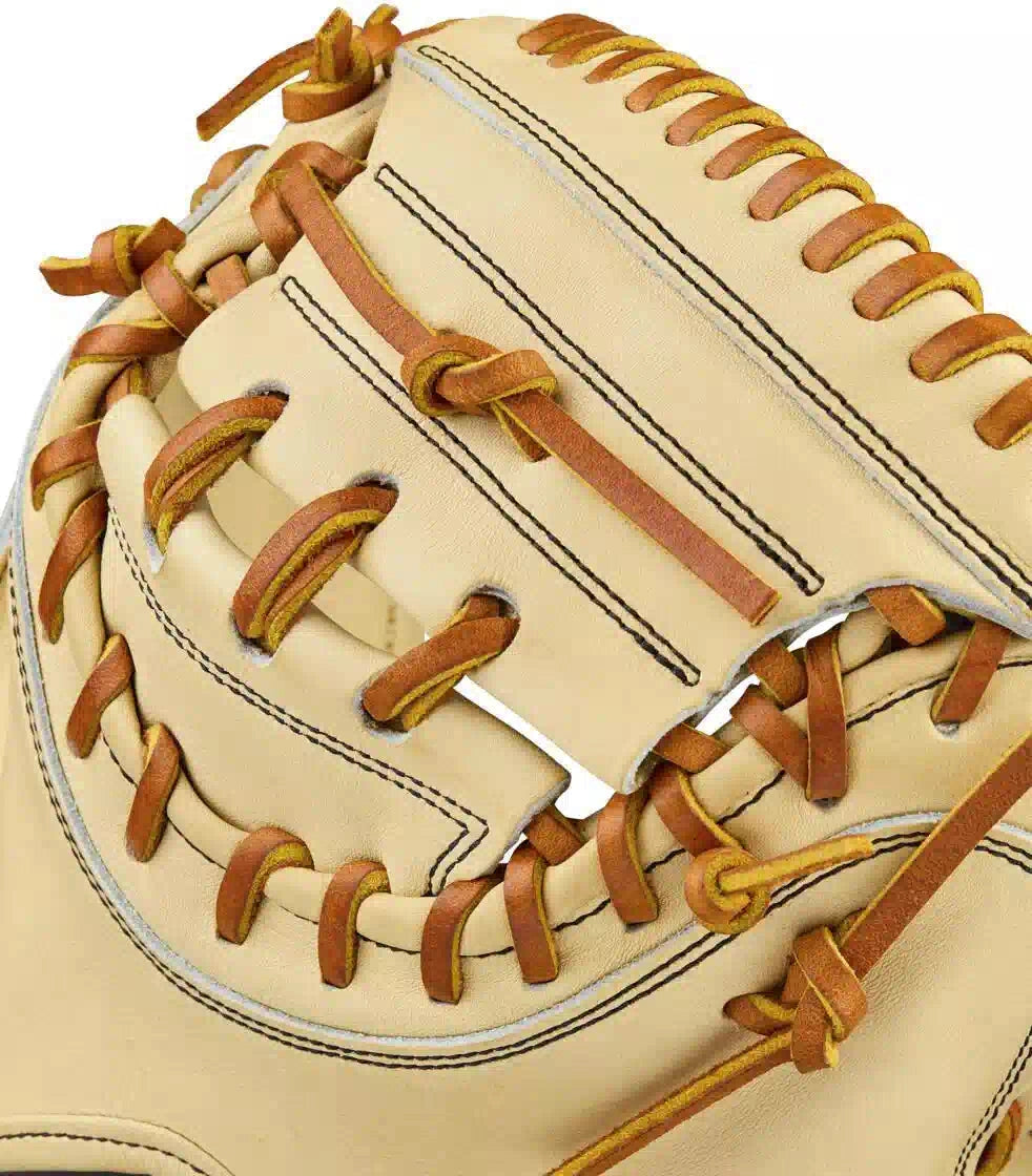 Wilson A2000 Classics Series Pf33 33.00’’ Baseball Catcher’s Mitt Wbw104127 - Blonde Saddle - Right Throw