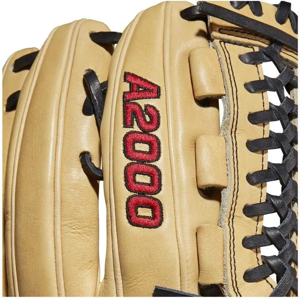 Wilson A2000 D33 11.75’’ Pitcher Glove Wbw1003931175 - Blonde Black - Cork / Left Throw