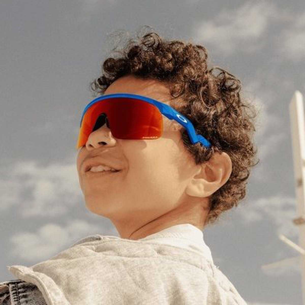 Oakley 9010 Resistor Youth Sunglasses - Polished Sky Blue Prizm Ruby