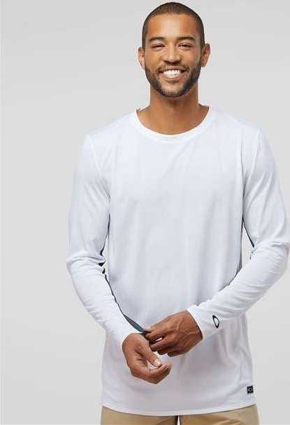 Oakley FOA402992 Team Issue Hydrolix Long Sleeve T-Shirt - White" - "HIT a Double